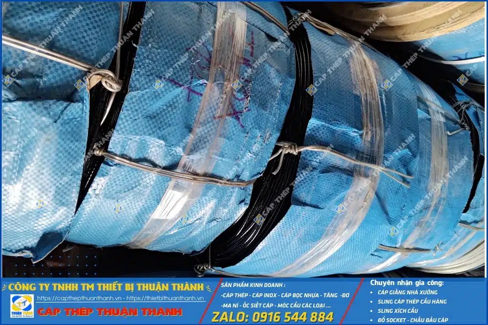 cap-boc-nhua-mau-den